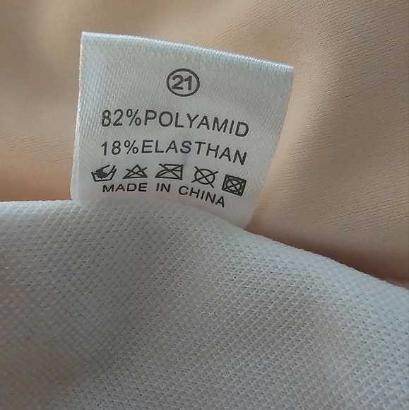 Pretty Garden. Light Pink. One Piece U Neckline Swimsuit. Size Medium. NWT. - Picture 7 of 9